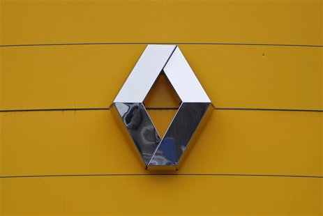The logo of French car manufacturer Renault is seen at their dealership in Haguenau, North Eastern France, January 21, 2014. REUTERS/Vincent The logo of French car manufacturer Renault is seen at their dealership in Haguenau, North Eastern France, January 21, 2014. REUTERS/Vincent