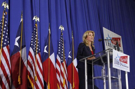 Texas state Senator Wendy Davis speaks to supporters in Haltom City, Texas October 3, 2013. REUTERS/Darrell Byers Texas state Senator Wendy Davis speaks to supporters in Haltom City, Texas October 3, 2013. REUTERS/Darrell Byers