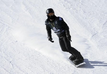 Jan 9, 2014; Breckenridge, CO, USA; Shaun White of the United States during slopestyle qualifying for the U.S. Grand Prix at Breckenridge Sk Jan 9, 2014; Breckenridge, CO, USA; Shaun White of the United States during slopestyle qualifying for the U.S. Grand Prix at Breckenridge Sk