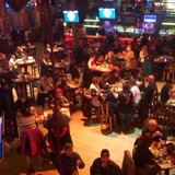 Fans begin packing Grandma's Sports Garden more than an hour before the MN Twins Winter Caravan begins. Fans begin packing Grandma's Sports Garden more than an hour before the MN Twins Winter Caravan begins.
