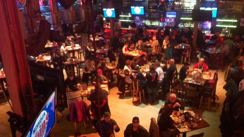 Fans begin packing Grandma's Sports Garden more than an hour before the MN Twins Winter Caravan begins. Fans begin packing Grandma's Sports Garden more than an hour before the MN Twins Winter Caravan begins.