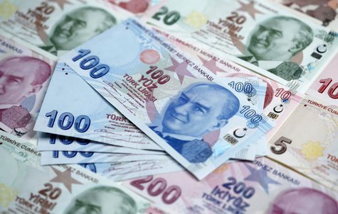 Turkish lira banknotes are seen in this photo illustration taken in Istanbul January 7, 2014. REUTERS/Murad Sezer Turkish lira banknotes are seen in this photo illustration taken in Istanbul January 7, 2014. REUTERS/Murad Sezer