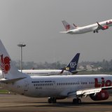 A Lion Air airplane takes off at Soekarno-Hatta airport in Jakarta April 29, 2013. REUTERS/Beawiharta A Lion Air airplane takes off at Soekarno-Hatta airport in Jakarta April 29, 2013. REUTERS/Beawiharta