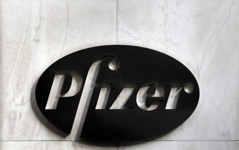 The Pfizer logo is seen outside their world headquarters in New York November 5, 2013. REUTERS/Adam Hunger The Pfizer logo is seen outside their world headquarters in New York November 5, 2013. REUTERS/Adam Hunger