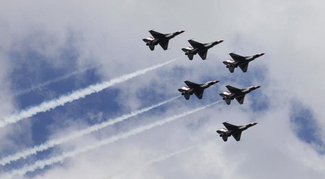 F-16 US Air Force Thunderbirds fly in formation over Hudson river in New York, August 18, 2012. REUTERS/Eduardo Munoz F-16 US Air Force Thunderbirds fly in formation over Hudson river in New York, August 18, 2012. REUTERS/Eduardo Munoz