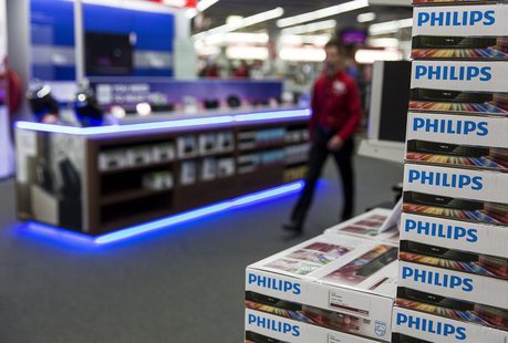 A stack of Philips DVD recorders are displayed in a household items store in Utrecht December 10, 2013. REUTERS/Michael Kooren A stack of Philips DVD recorders are displayed in a household items store in Utrecht December 10, 2013. REUTERS/Michael Kooren