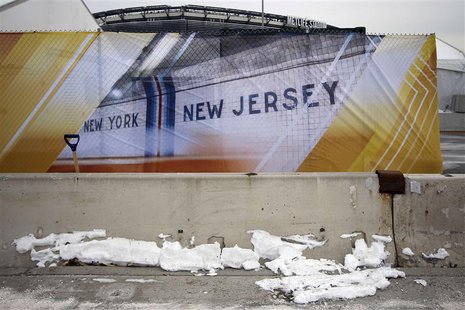 Snow is seen near the Metlife Stadium in East Rutherford, New Jersey, January 28, 2014. REUTERS/Shannon Stapleton Snow is seen near the Metlife Stadium in East Rutherford, New Jersey, January 28, 2014. REUTERS/Shannon Stapleton