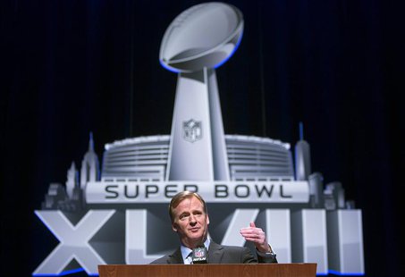 NFL Commissioner Roger Goodell speaks during a news conference ahead of the Super Bowl, in New York January 31, 2014. REUTERS/Carlo Allegri NFL Commissioner Roger Goodell speaks during a news conference ahead of the Super Bowl, in New York January 31, 2014. REUTERS/Carlo Allegri