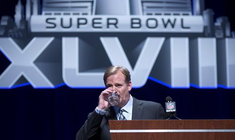 NFL Commissioner Roger Goodell speaks during a news conference ahead of the Super Bowl, in New York January 31, 2014. REUTERS/Carlo Allegri NFL Commissioner Roger Goodell speaks during a news conference ahead of the Super Bowl, in New York January 31, 2014. REUTERS/Carlo Allegri