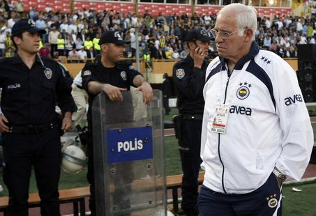 Former Fenerbahce's Spanish coach Luis Aragones waits for the start of their Turkish Cup final soccer match against Besiktas at the Ataturk Former Fenerbahce's Spanish coach Luis Aragones waits for the start of their Turkish Cup final soccer match against Besiktas at the Ataturk