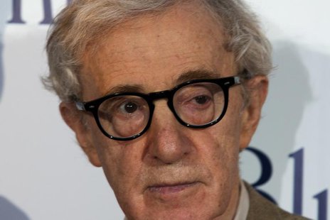 U.S. director Woody Allen poses during the premiere of his film "Blue Jasmine" in Paris August 27, 2013. REUTERS/Charles Platiau U.S. director Woody Allen poses during the premiere of his film "Blue Jasmine" in Paris August 27, 2013. REUTERS/Charles Platiau