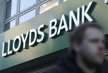 People walk past a branch of Lloyds Bank in central London December 11, 2013. REUTERS/Olivia Harris People walk past a branch of Lloyds Bank in central London December 11, 2013. REUTERS/Olivia Harris