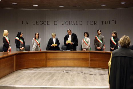 Judge Alessandro Nencini (C) reads the verdict during the retrial session of Amanda Knox and Raffaele Sollecito in Florence January 30, 2014 Judge Alessandro Nencini (C) reads the verdict during the retrial session of Amanda Knox and Raffaele Sollecito in Florence January 30, 2014