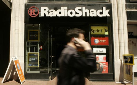 A man walks past a RadioShack retail store on Market Street in San Francisco, California April 28, 2008. REUTERS/Robert Galbraith A man walks past a RadioShack retail store on Market Street in San Francisco, California April 28, 2008. REUTERS/Robert Galbraith