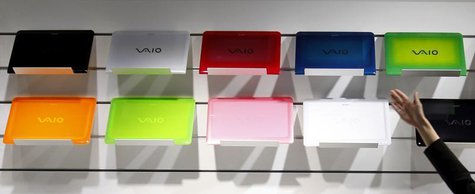 An employee points to Sony VAIO laptop cases at the company's showroom in Tokyo May 4, 2011. REUTERS/Kim Kyung-Hoon An employee points to Sony VAIO laptop cases at the company's showroom in Tokyo May 4, 2011. REUTERS/Kim Kyung-Hoon