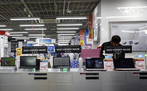 A shopper looks at Sony Corp's Vaio PCs at an electronics retail store in Tokyo February 5, 2014. REUTERS/Yuya Shino A shopper looks at Sony Corp's Vaio PCs at an electronics retail store in Tokyo February 5, 2014. REUTERS/Yuya Shino