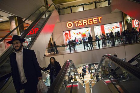 Shoppers are seen at a Target store during Black Friday sales in the Brooklyn borough of New York, November 29, 2013. REUTERS/Eric Thayer Shoppers are seen at a Target store during Black Friday sales in the Brooklyn borough of New York, November 29, 2013. REUTERS/Eric Thayer