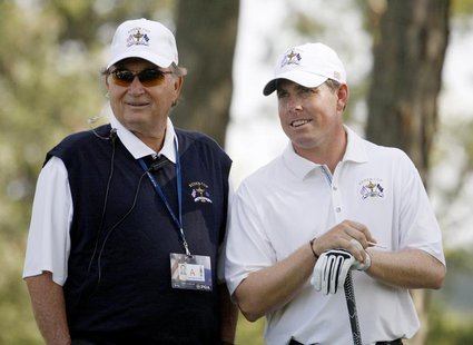 U.S. Ryder Cup Assistant Captain Raymond Floyd (L) speaks with golfer Justin Leonard of the U.S. on the 12th tee during practice for the 37t U.S. Ryder Cup Assistant Captain Raymond Floyd (L) speaks with golfer Justin Leonard of the U.S. on the 12th tee during practice for the 37t