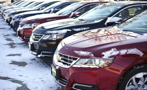 A line of Chevrolet autos made by General Motors are seen for sale at a dealer in Wheat Ridge, Colorado February 6, 2014. REUTERS/Rick Wilki A line of Chevrolet autos made by General Motors are seen for sale at a dealer in Wheat Ridge, Colorado February 6, 2014. REUTERS/Rick Wilki