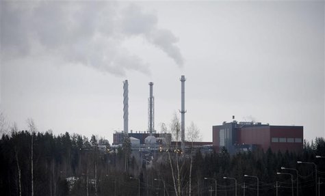 Smoke billows from Ekokem AB's hazardous waste treatment plant in Riihimaki February 14, 2014. Ekokem AB of Finland and Veolia of France hav Smoke billows from Ekokem AB's hazardous waste treatment plant in Riihimaki February 14, 2014. Ekokem AB of Finland and Veolia of France hav