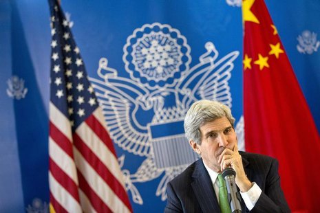 U.S. Secretary of State John Kerry listens to a question during a discussion with Chinese bloggers in Beijing February 15, 2014. REUTERS/Eva U.S. Secretary of State John Kerry listens to a question during a discussion with Chinese bloggers in Beijing February 15, 2014. REUTERS/Eva