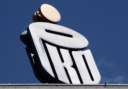 Poland's PKO BP bank logo is seen on top of its headquarters in Warsaw March 7, 2011. REUTERS/Kacper Pempel Poland's PKO BP bank logo is seen on top of its headquarters in Warsaw March 7, 2011. REUTERS/Kacper Pempel