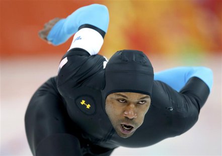 Shani Davis of the U.S. competes in the men's 1,500 metres speed skating race during the 2014 Sochi Winter Olympics, February 15, 2014. REUT Shani Davis of the U.S. competes in the men's 1,500 metres speed skating race during the 2014 Sochi Winter Olympics, February 15, 2014. REUT