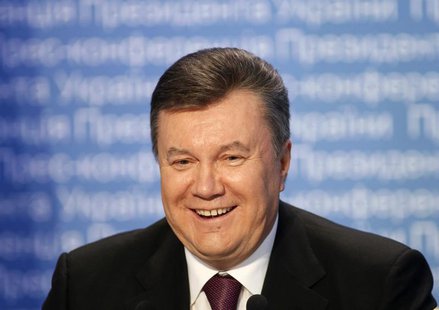 Ukrainian President Viktor Yanukovich smiles during a news conference in Kiev March 1, 2013. REUTERS/Gleb Garanich Ukrainian President Viktor Yanukovich smiles during a news conference in Kiev March 1, 2013. REUTERS/Gleb Garanich