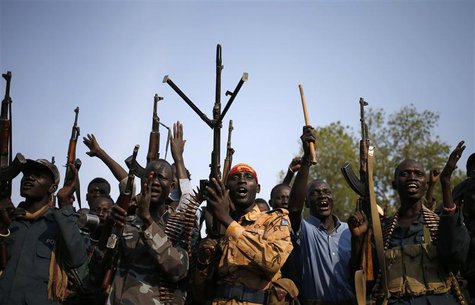 Rebel fighters gather in a village in Upper Nile State in this February 8, 2014 file photo. REUTERS/Goran Tomasevic/Files Rebel fighters gather in a village in Upper Nile State in this February 8, 2014 file photo. REUTERS/Goran Tomasevic/Files