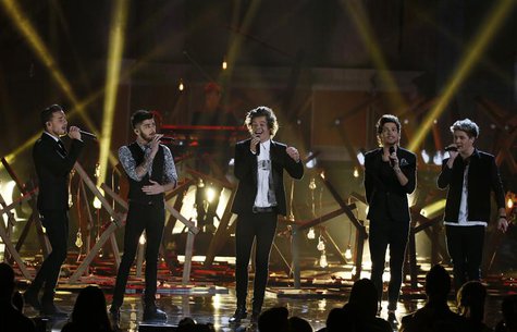 Music group One Direction performs "Story of My Life" at the 41st American Music Awards in Los Angeles, California November 24, 2013. REUTER Music group One Direction performs "Story of My Life" at the 41st American Music Awards in Los Angeles, California November 24, 2013. REUTER