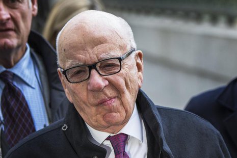 Rupert Murdoch, the chairman of News Corp and 21st Century Fox, arrives at New York State Supreme Court with his lawyers in New York, Novemb Rupert Murdoch, the chairman of News Corp and 21st Century Fox, arrives at New York State Supreme Court with his lawyers in New York, Novemb