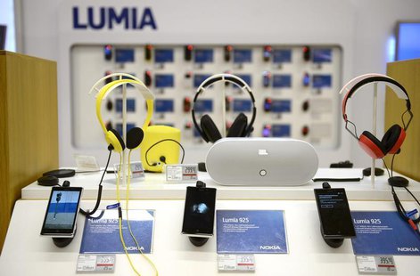 Nokia's Lumia smartphones are seen in a Helsinki mobile phone store January 21, 2014. REUTERS/Antti Aimo-Koivisto/Lehtikuva Nokia's Lumia smartphones are seen in a Helsinki mobile phone store January 21, 2014. REUTERS/Antti Aimo-Koivisto/Lehtikuva