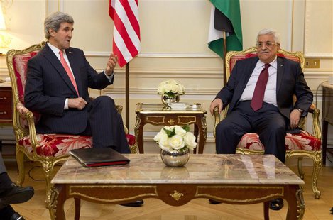 U.S. Secretary of State John Kerry (L) meets with Palestinian President Mahmoud Abbas about ongoing peace talks with Israel in Paris Februar U.S. Secretary of State John Kerry (L) meets with Palestinian President Mahmoud Abbas about ongoing peace talks with Israel in Paris Februar