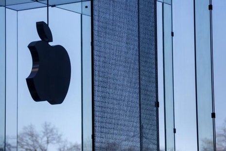 A shattered large glass panel, part of Apple's cube store on Fifth Avenue, damaged from the results of the snowstorm on Tuesday is seen in N A shattered large glass panel, part of Apple's cube store on Fifth Avenue, damaged from the results of the snowstorm on Tuesday is seen in N