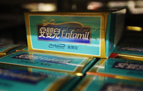 Mead Johnson Nutrition milk powder products are displayed at a supermarket in Beijing August 7, 2013. REUTERS/Kim Kyung-Hoon Mead Johnson Nutrition milk powder products are displayed at a supermarket in Beijing August 7, 2013. REUTERS/Kim Kyung-Hoon