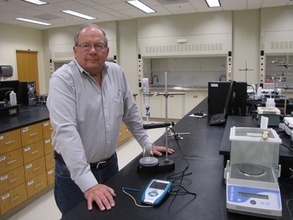 Ron Hirko with Vernier's new and improved drop counter. Ron Hirko with Vernier's new and improved drop counter.