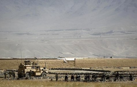 U.S. troops arrive near the site of an incident Kabul August 2, 2012 file photo. REUTERS/Omar Sobhani U.S. troops arrive near the site of an incident Kabul August 2, 2012 file photo. REUTERS/Omar Sobhani