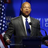 Department of Homeland Security Secretary Jeh Johnson delivers a speech in Washington February 7, 2014. REUTERS/Gary Cameron (UN Department of Homeland Security Secretary Jeh Johnson delivers a speech in Washington February 7, 2014. REUTERS/Gary Cameron (UN