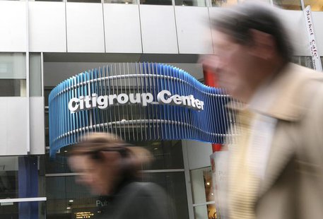 People walk past the Citigroup headquarters in New York, November 24, 2008. REUTERS/Brendan McDermid People walk past the Citigroup headquarters in New York, November 24, 2008. REUTERS/Brendan McDermid