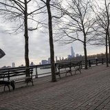 A man jogs along the waterfront in Hoboken, New Jersey January 19, 2014. REUTERS/Eric Thayer A man jogs along the waterfront in Hoboken, New Jersey January 19, 2014. REUTERS/Eric Thayer