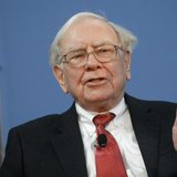 Warren Buffett, co-chair of the 10,000 Small Businesses Advisory Council, takes part in a panel discussion following a news conference annou Warren Buffett, co-chair of the 10,000 Small Businesses Advisory Council, takes part in a panel discussion following a news conference annou