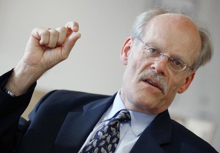 Stefan Ingves, the head of Sweden's Central Bank, speaks to Reuters reporters during an interview in Stockholm June 16, 2011. REUTERS/Bob St Stefan Ingves, the head of Sweden's Central Bank, speaks to Reuters reporters during an interview in Stockholm June 16, 2011. REUTERS/Bob St