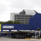 A general view is seen of a Carrefour store in Sao Paulo December 24, 2013. REUTERS/Paulo Whitaker A general view is seen of a Carrefour store in Sao Paulo December 24, 2013. REUTERS/Paulo Whitaker