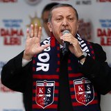 Turkey's Prime Minister Tayyip Erdogan addresses the crowd during an election rally in Kirikkale, central Turkey March 4, 2014. REUTERS/Umit Turkey's Prime Minister Tayyip Erdogan addresses the crowd during an election rally in Kirikkale, central Turkey March 4, 2014. REUTERS/Umit