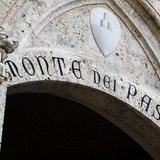 The main entrance to Monte Dei Paschi bank headquarters is pictured in Siena January 25, 2013. REUTERS/Stefano Rellandini The main entrance to Monte Dei Paschi bank headquarters is pictured in Siena January 25, 2013. REUTERS/Stefano Rellandini