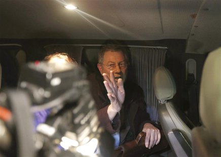 UN special envoy Robert Serry gestures as he leaves in a car in Simferopol March 5, 2014. REUTERS/Vasily Fedosenko UN special envoy Robert Serry gestures as he leaves in a car in Simferopol March 5, 2014. REUTERS/Vasily Fedosenko