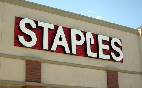 The sign outside of the Staples store is pictured in Broomfield, Colorado August 17, 2011 as the back-to-school shopping season begins. REUT The sign outside of the Staples store is pictured in Broomfield, Colorado August 17, 2011 as the back-to-school shopping season begins. REUT