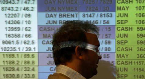 A dealer works on the trading floor at IG Index in London May 10, 2010. REUTERS/Suzanne Plunkett A dealer works on the trading floor at IG Index in London May 10, 2010. REUTERS/Suzanne Plunkett
