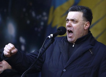 Ukrainian opposition leader Oleh Tyahnybok addresses anti-government protesters during a rally in central Kiev, February 2, 2014. REUTERS/Da Ukrainian opposition leader Oleh Tyahnybok addresses anti-government protesters during a rally in central Kiev, February 2, 2014. REUTERS/Da