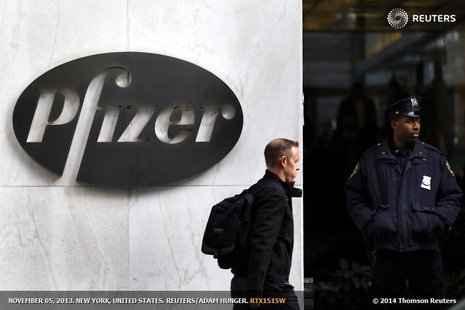A man walks past the Pfizer logo next to a New York Police Officer standing outside Pfizer's world headquarters in New York November 5, 2013 A man walks past the Pfizer logo next to a New York Police Officer standing outside Pfizer's world headquarters in New York November 5, 2013